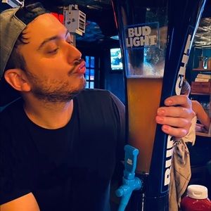 Meet your Posher, Besnik